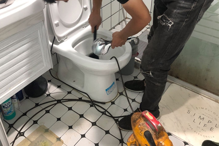 丹凤马桶堵塞自己疏通还是找师傅？专业上门服务让你省时更省心
